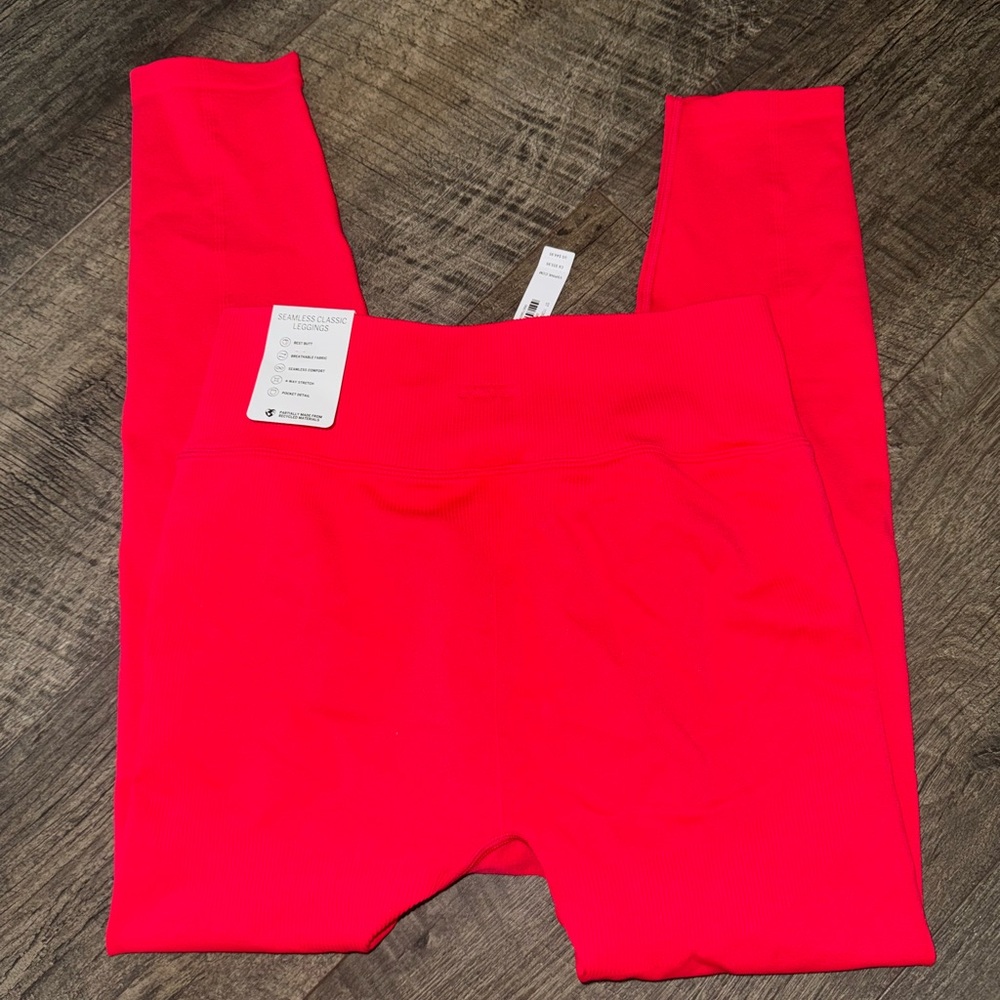 NWT PINK Victoria’s Secret Leggings